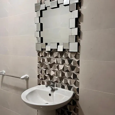 F5 3, Private Two Single Beds Shared Bathroom In Shared Flat *