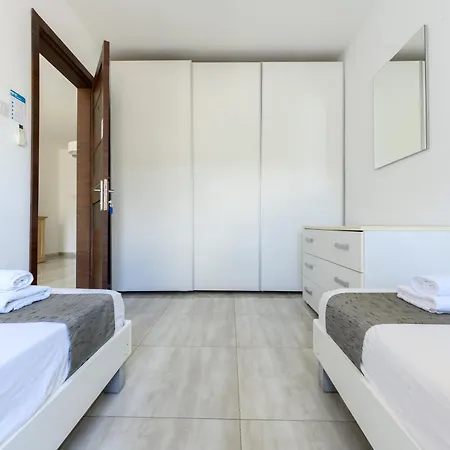 Homestay F5 3, Private Two Single Beds Shared Bathroom In Shared Flat