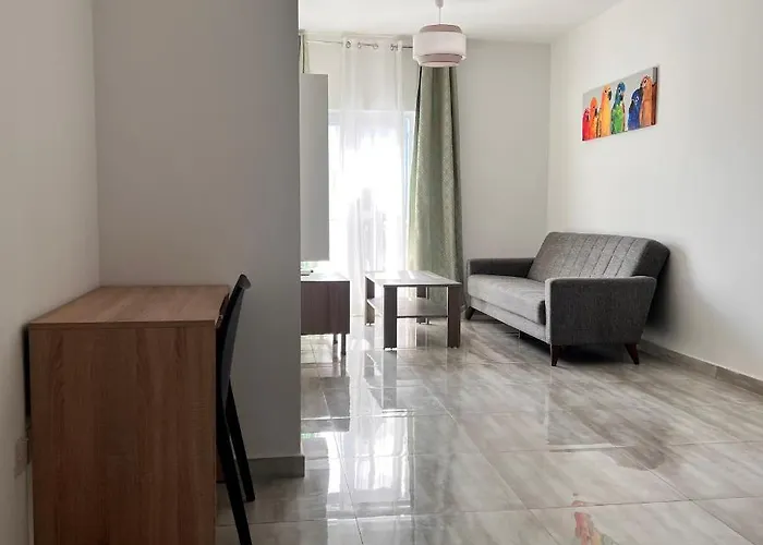 F5 3, Private Two Single Beds Shared Bathroom In Shared Flat Habitación en casa particular Msida
