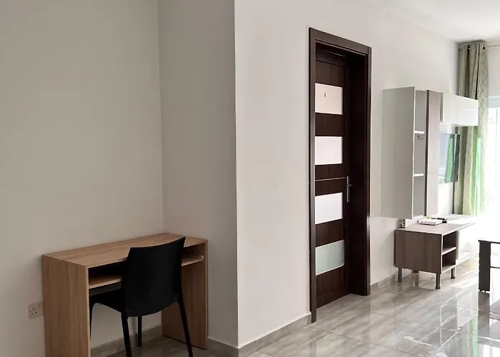 F5 3, Private Two Single Beds Shared Bathroom In Shared Flat Habitación en casa particular